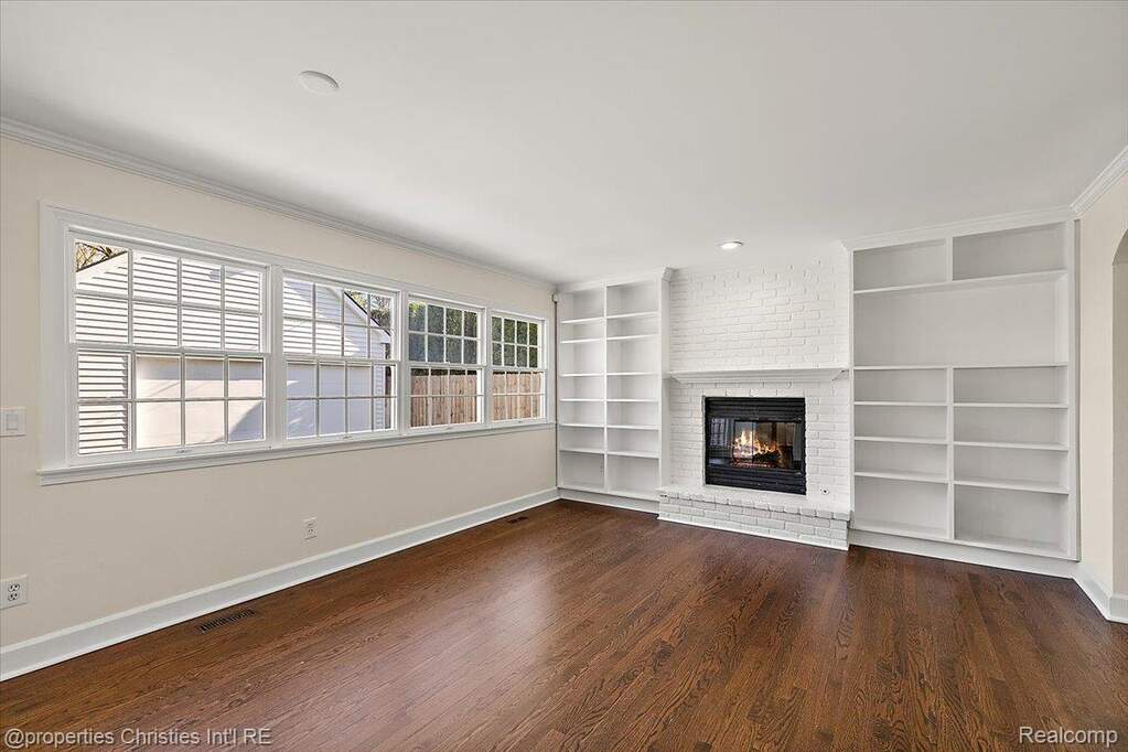 4 Bedroom Single Family Home/House's Image 17