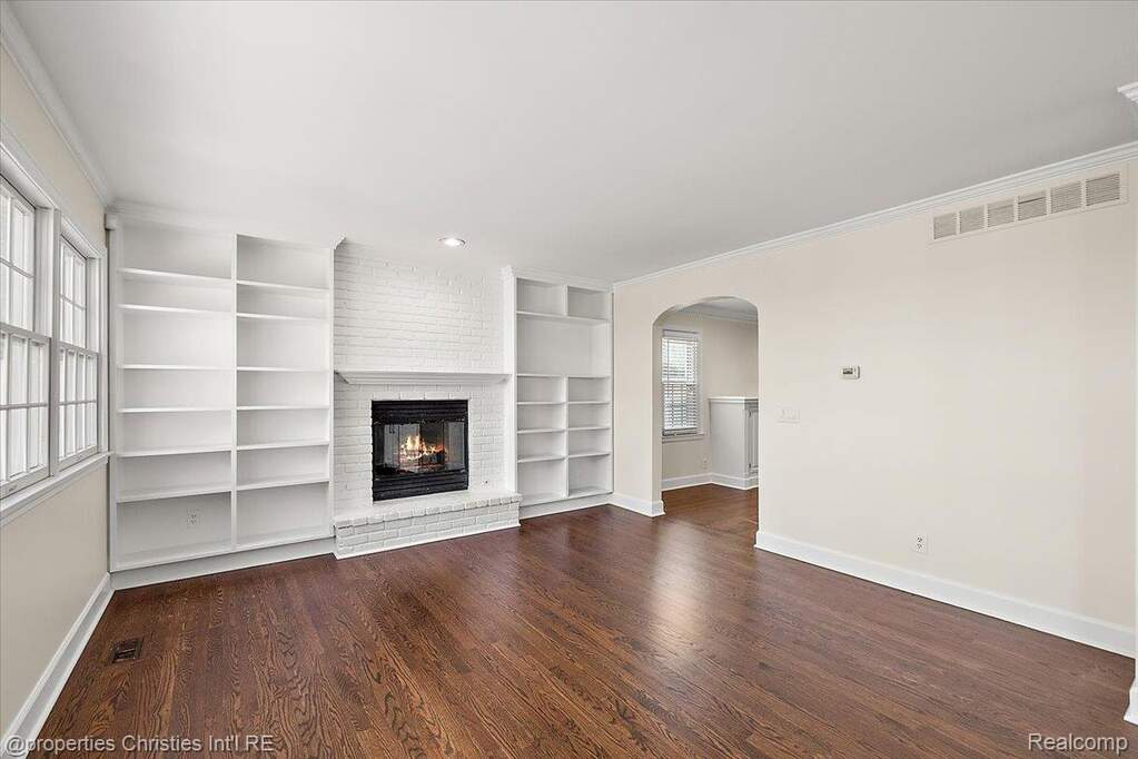 4 Bedroom Single Family Home/House's Image 18
