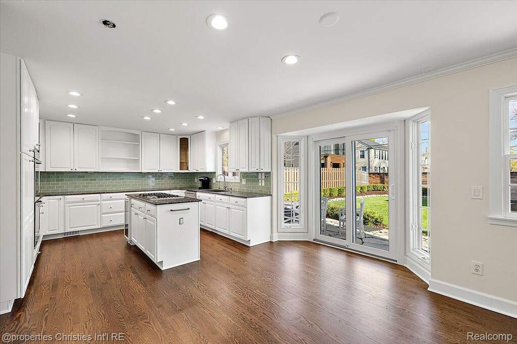 4 Bedroom Single Family Home/House's Image 20