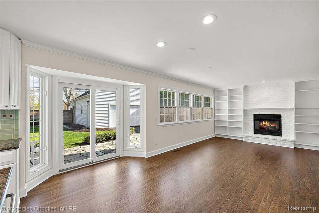 4 Bedroom Single Family Home/House's Image 21