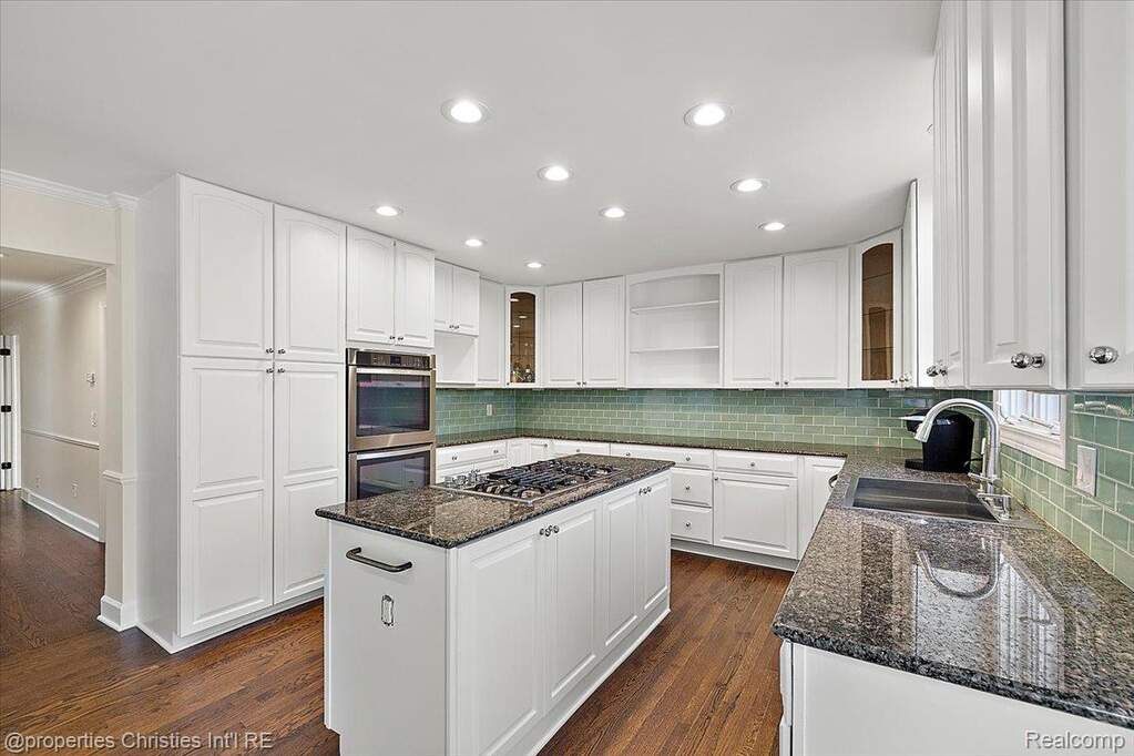 4 Bedroom Single Family Home/House's Image 23