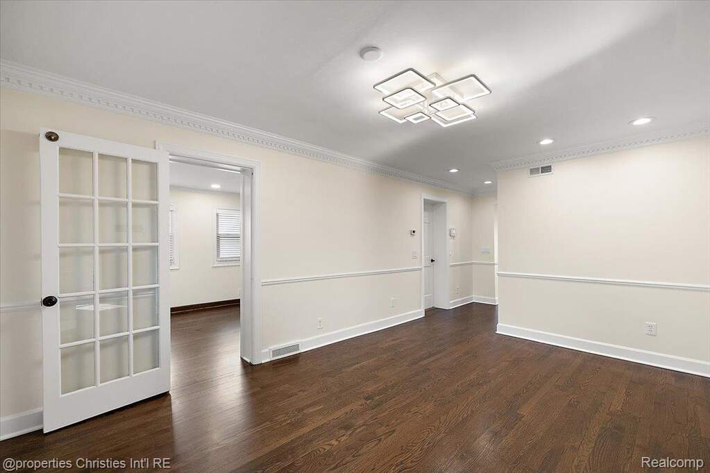 4 Bedroom Single Family Home/House's Image 28