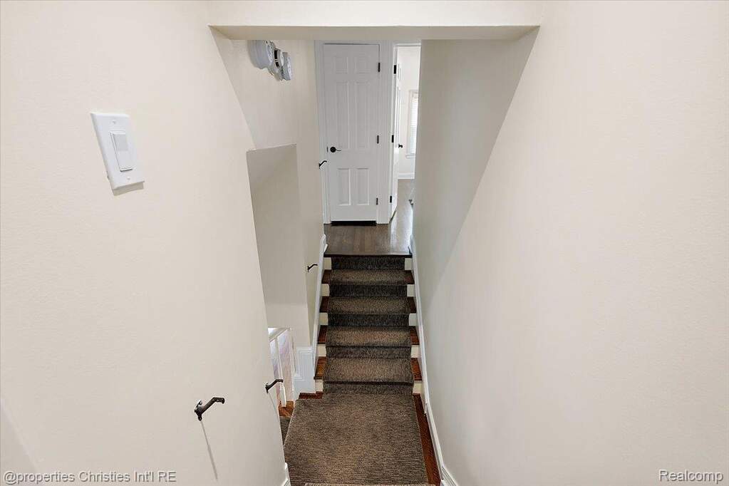 4 Bedroom Single Family Home/House's Image 35