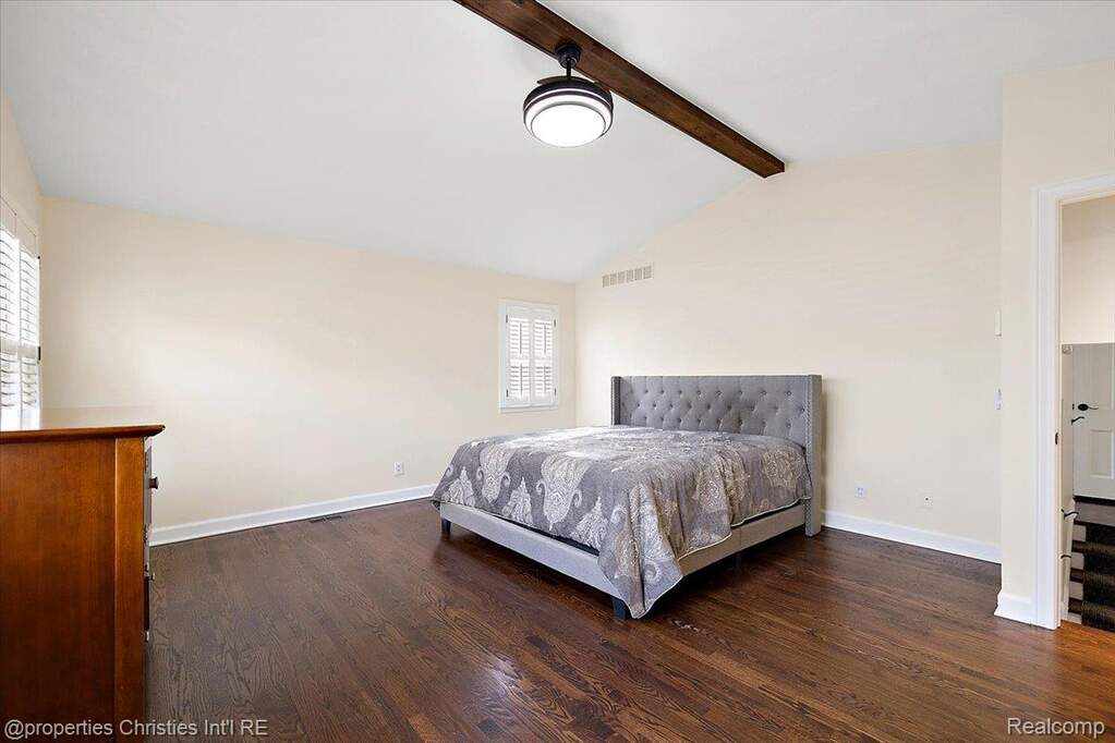 4 Bedroom Single Family Home/House's Image 37