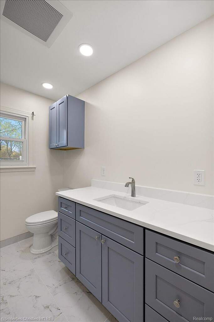 4 Bedroom Single Family Home/House's Image 40