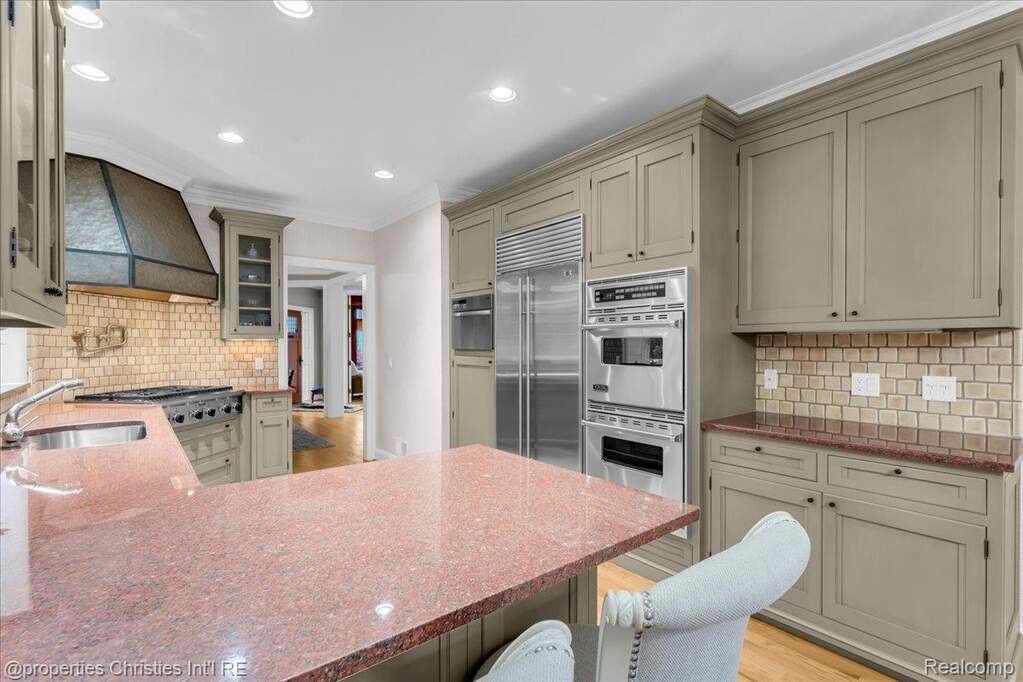 4 Bedroom Single Family Home/House's Image 11