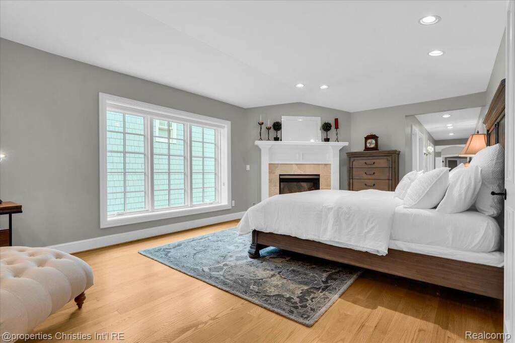 4 Bedroom Single Family Home/House's Image 19