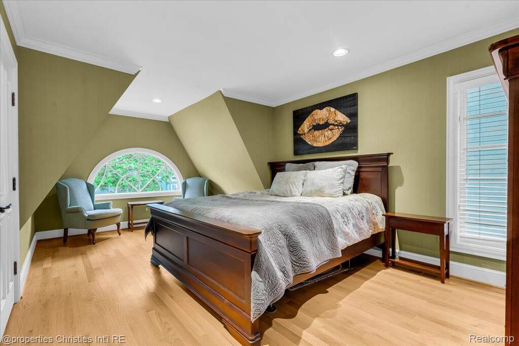 4 Bedroom Single Family Home/House's Image 28