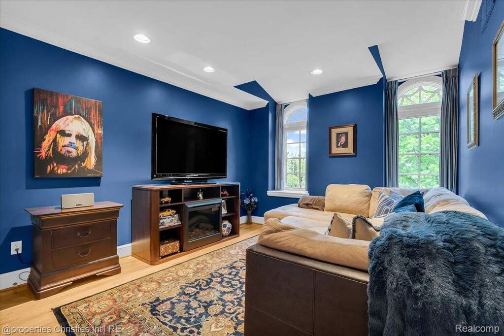 4 Bedroom Single Family Home/House's Image 30
