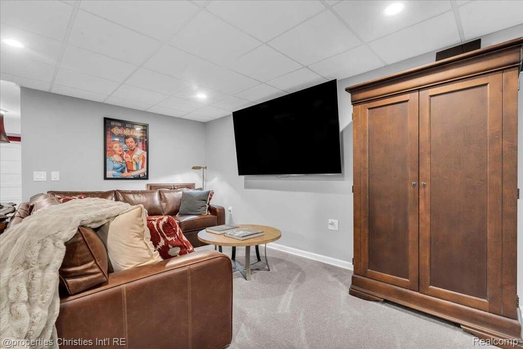 4 Bedroom Single Family Home/House's Image 36
