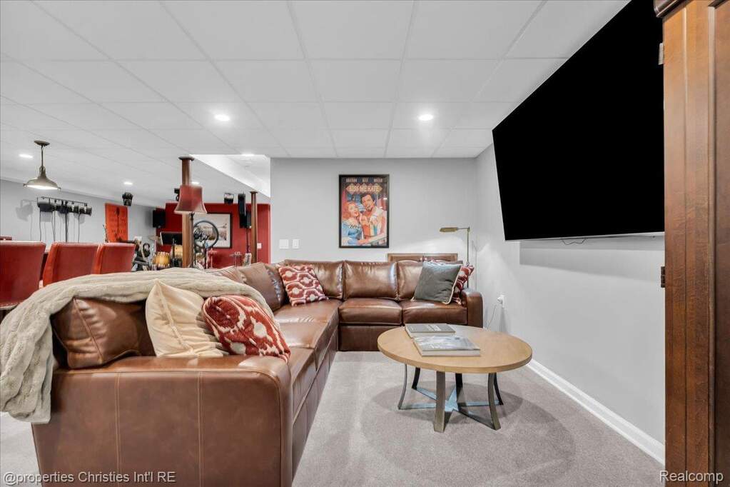 4 Bedroom Single Family Home/House's Image 37