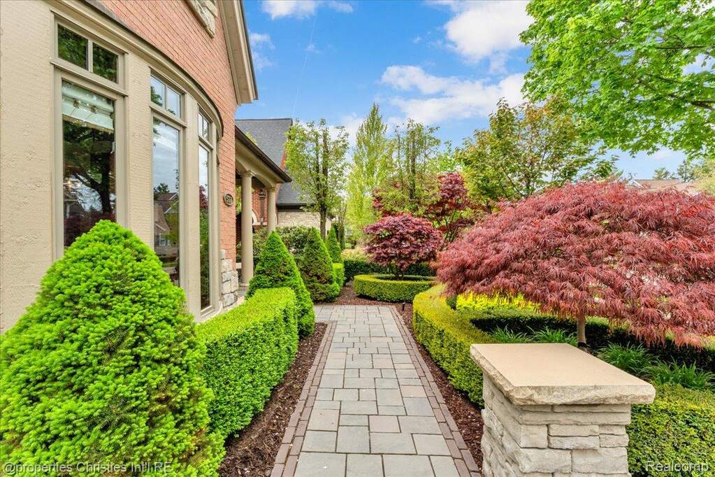 4 Bedroom Single Family Home/House's Image 42