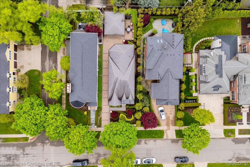 4 Bedroom Single Family Home/House's Image 49