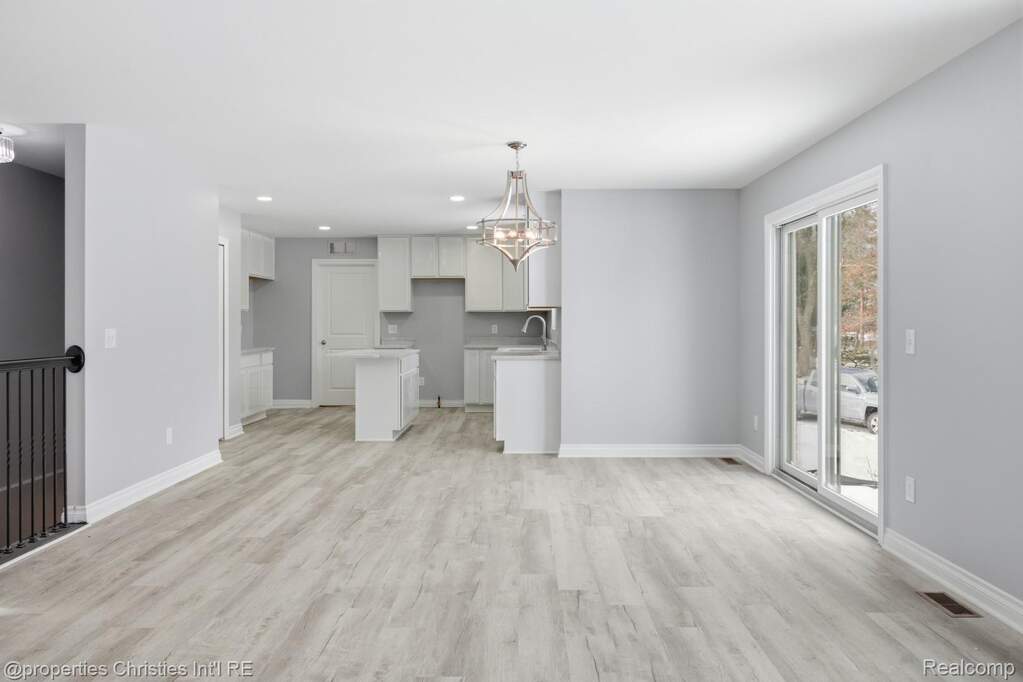3 Bedroom Single Family Home/House's Image 12