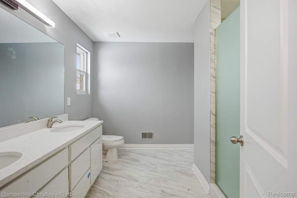 3 Bedroom Single Family Home/House's Image 25