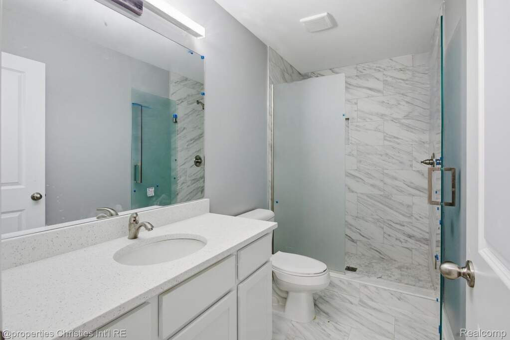 3 Bedroom Single Family Home/House's Image 28