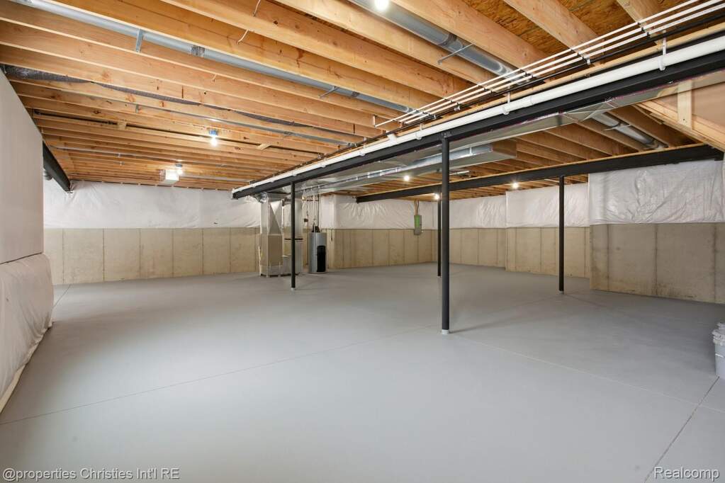 3 Bedroom Single Family Home/House's Image 33