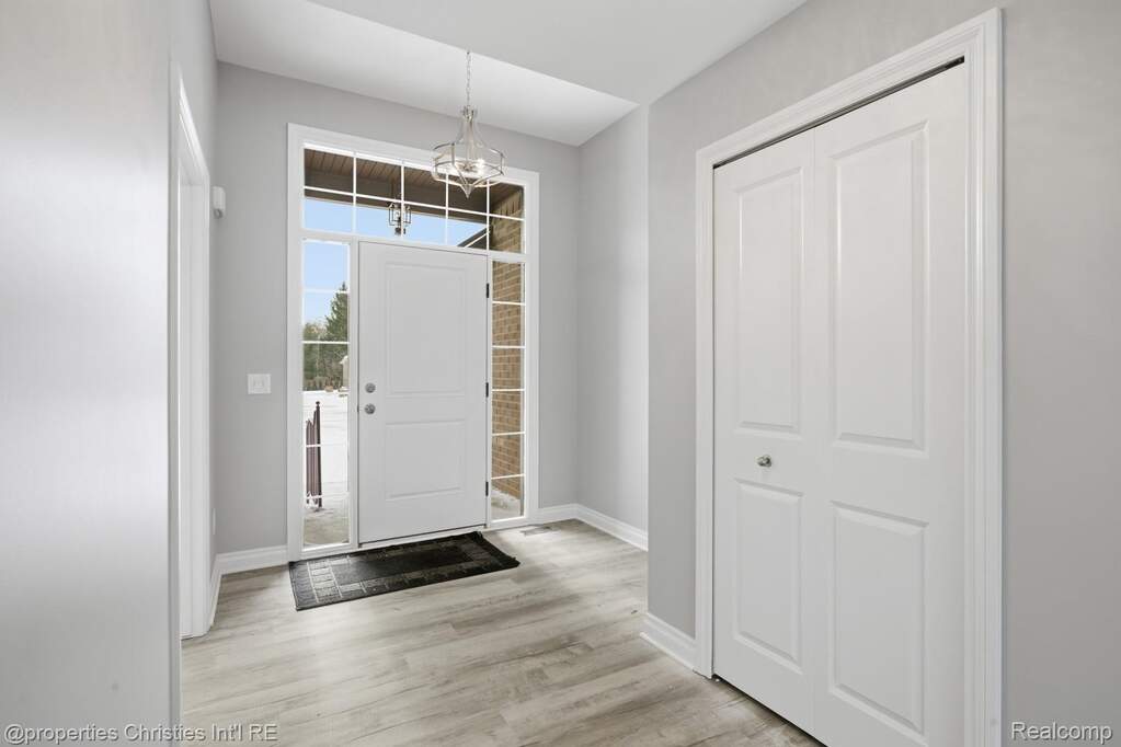 3 Bedroom Single Family Home/House's Image 3