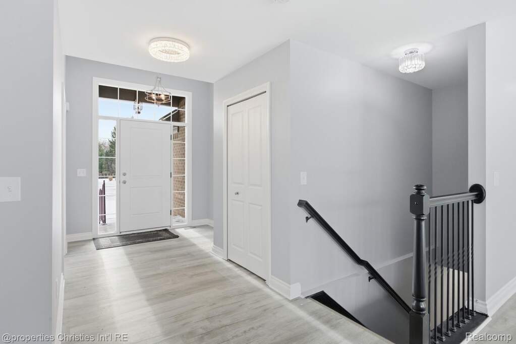 3 Bedroom Single Family Home/House's Image 5
