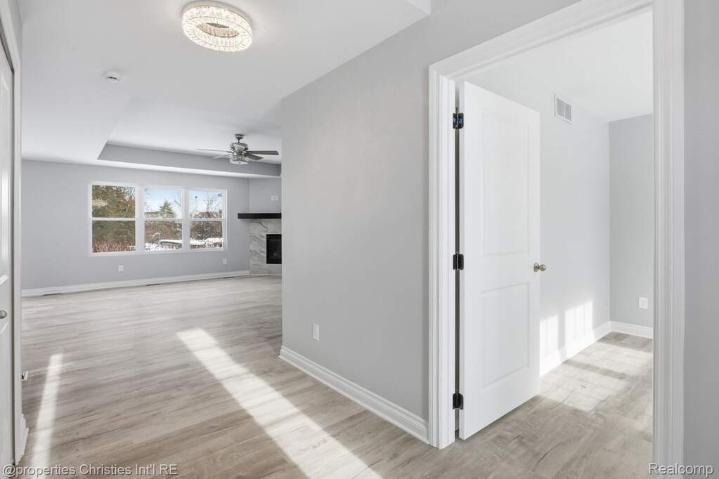 3 Bedroom Single Family Home/House's Image 6