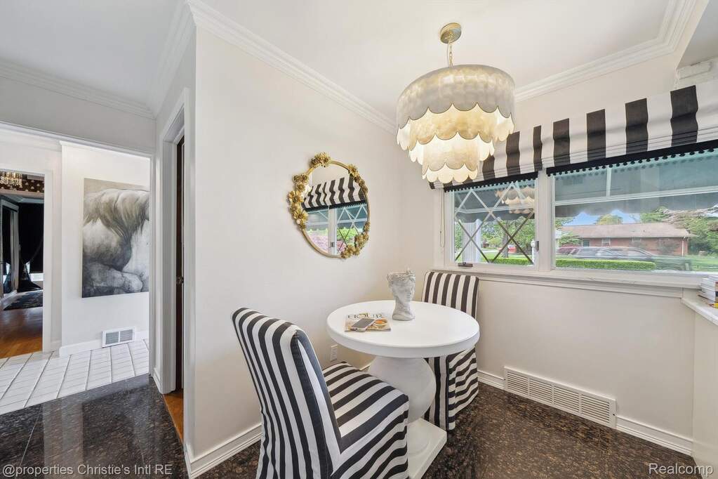 3 Bedroom Single Family Home/House's Image 10