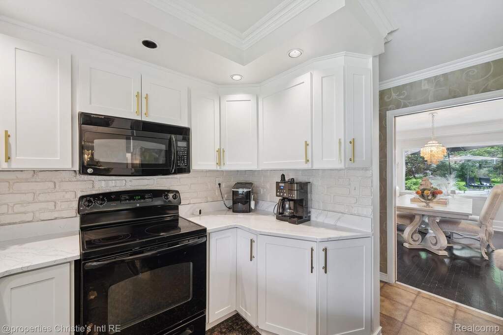3 Bedroom Single Family Home/House's Image 13