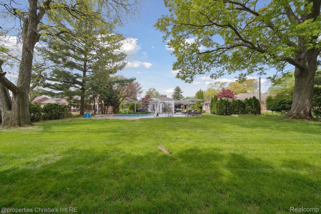 3 Bedroom Single Family Home/House's Image 32