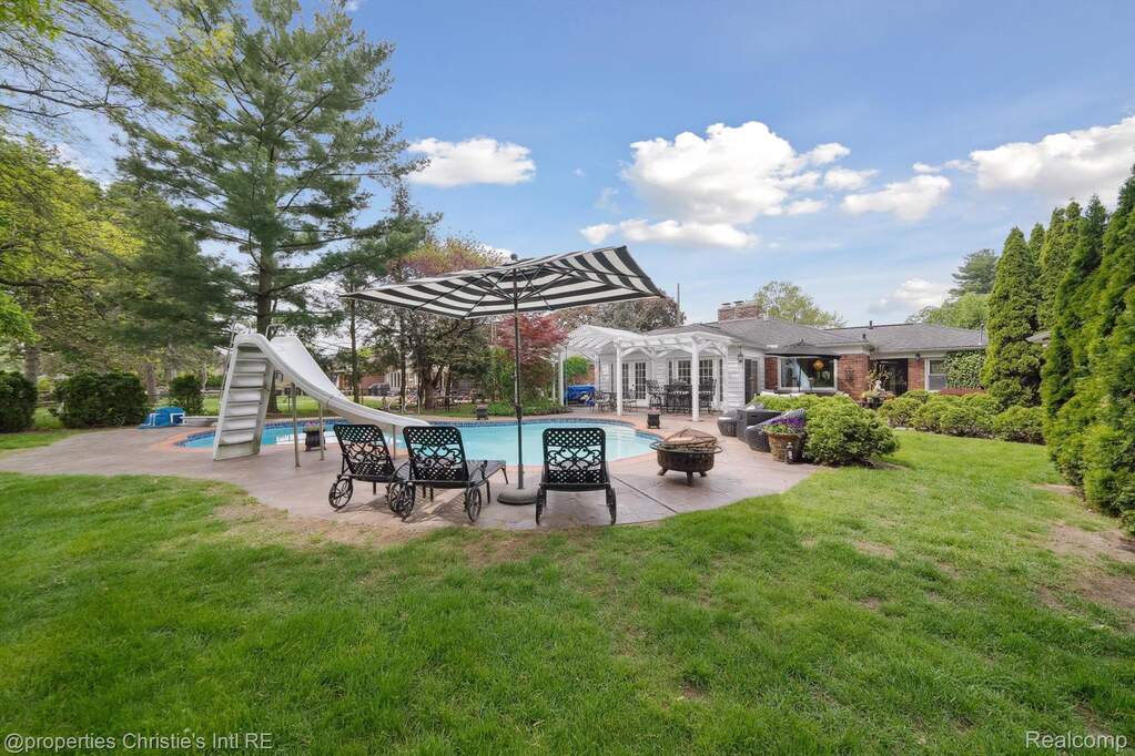 3 Bedroom Single Family Home/House's Image 34