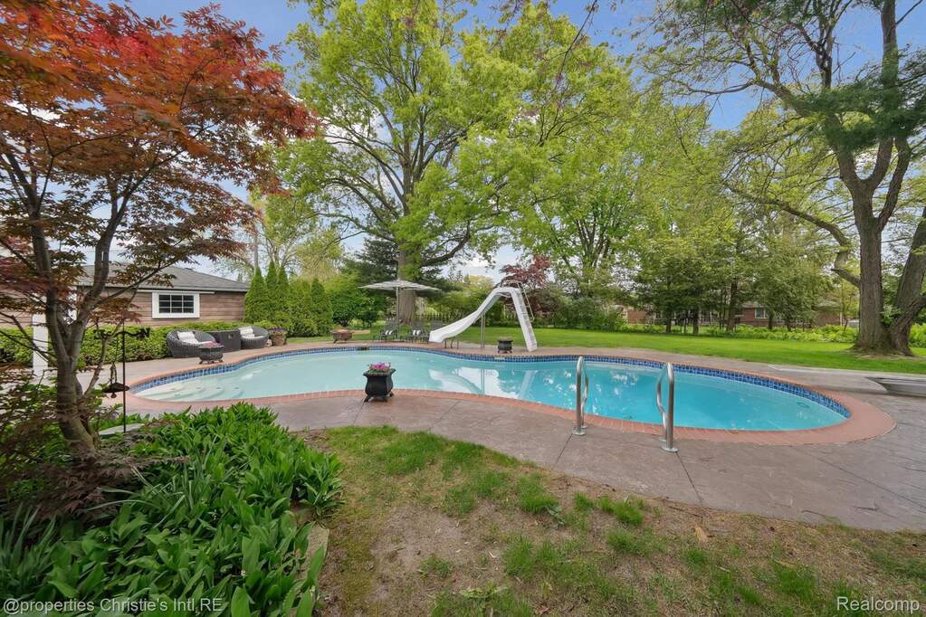 3 Bedroom Single Family Home/House's Image 36
