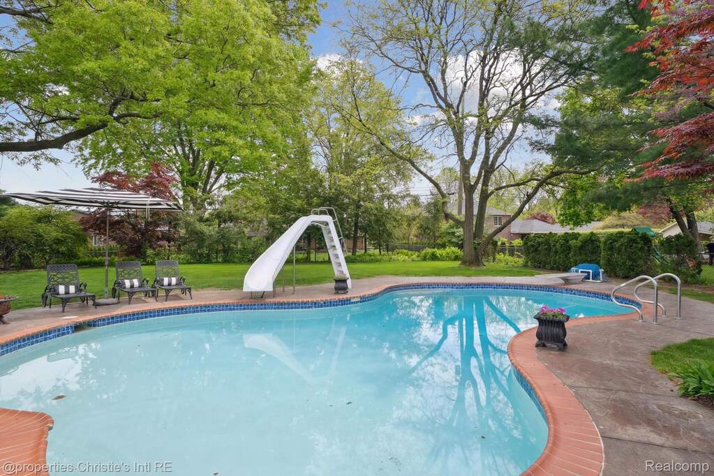 3 Bedroom Single Family Home/House's Image 37
