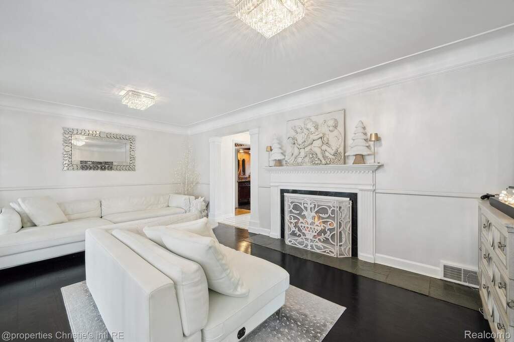 3 Bedroom Single Family Home/House's Image 3