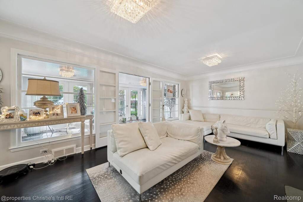 3 Bedroom Single Family Home/House's Image 4