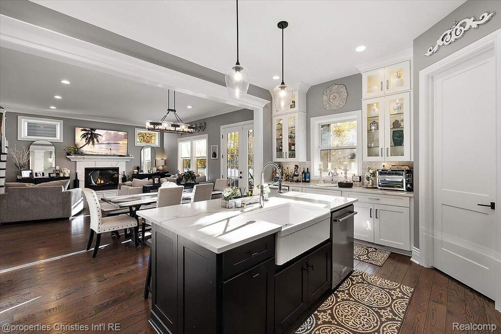 4 Bedroom Single Family Home/House's Image 18