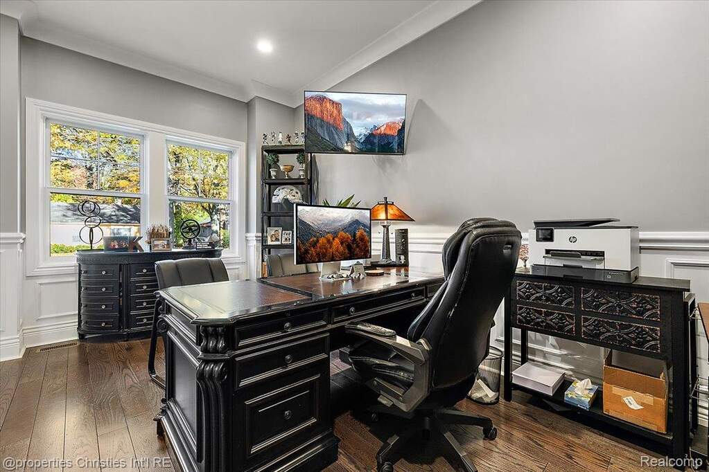 4 Bedroom Single Family Home/House's Image 24