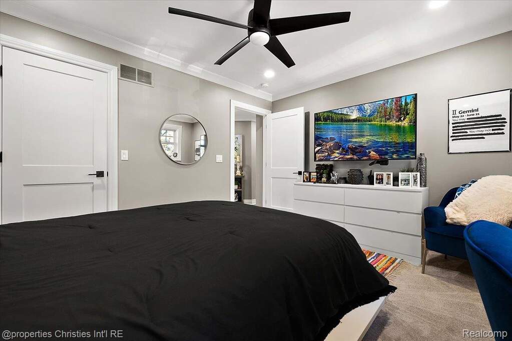 4 Bedroom Single Family Home/House's Image 33