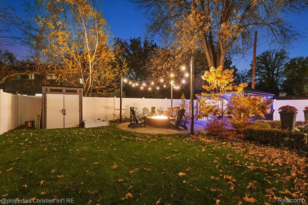 4 Bedroom Single Family Home/House's Image 58