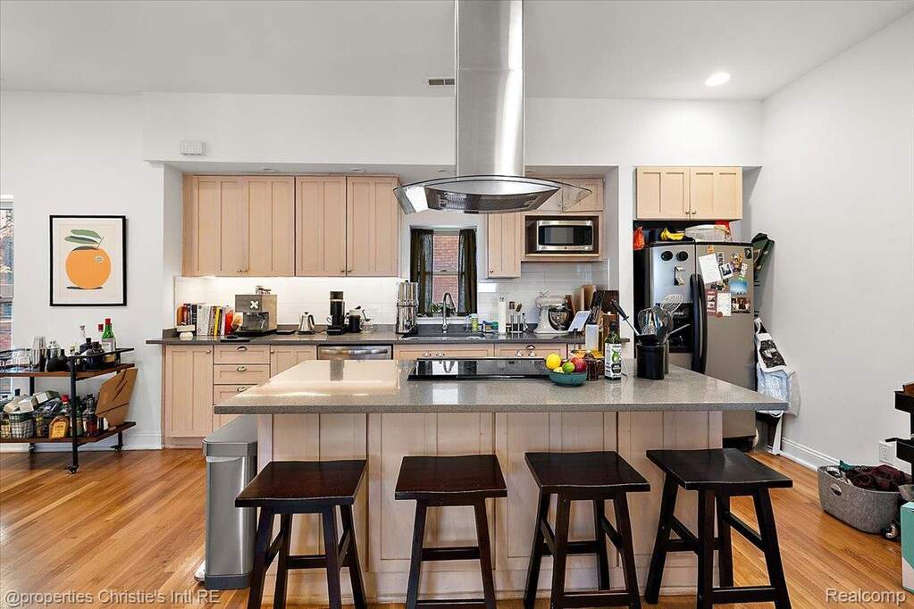 5 Bedroom Single Family Home/House's Image 28
