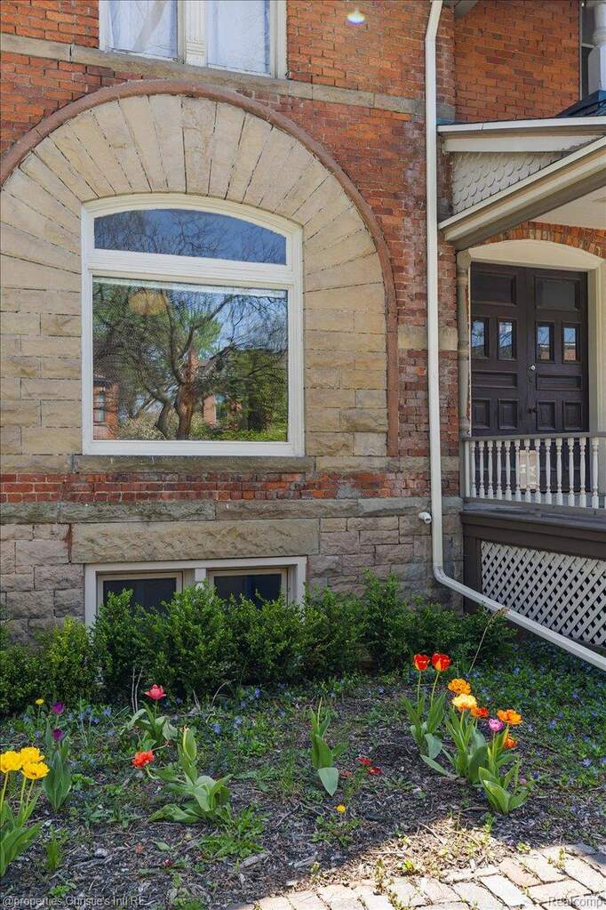 5 Bedroom Single Family Home/House's Image 49