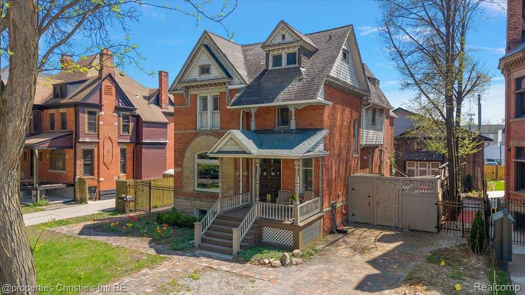 5 Bedroom Single Family Home/House's Image 51