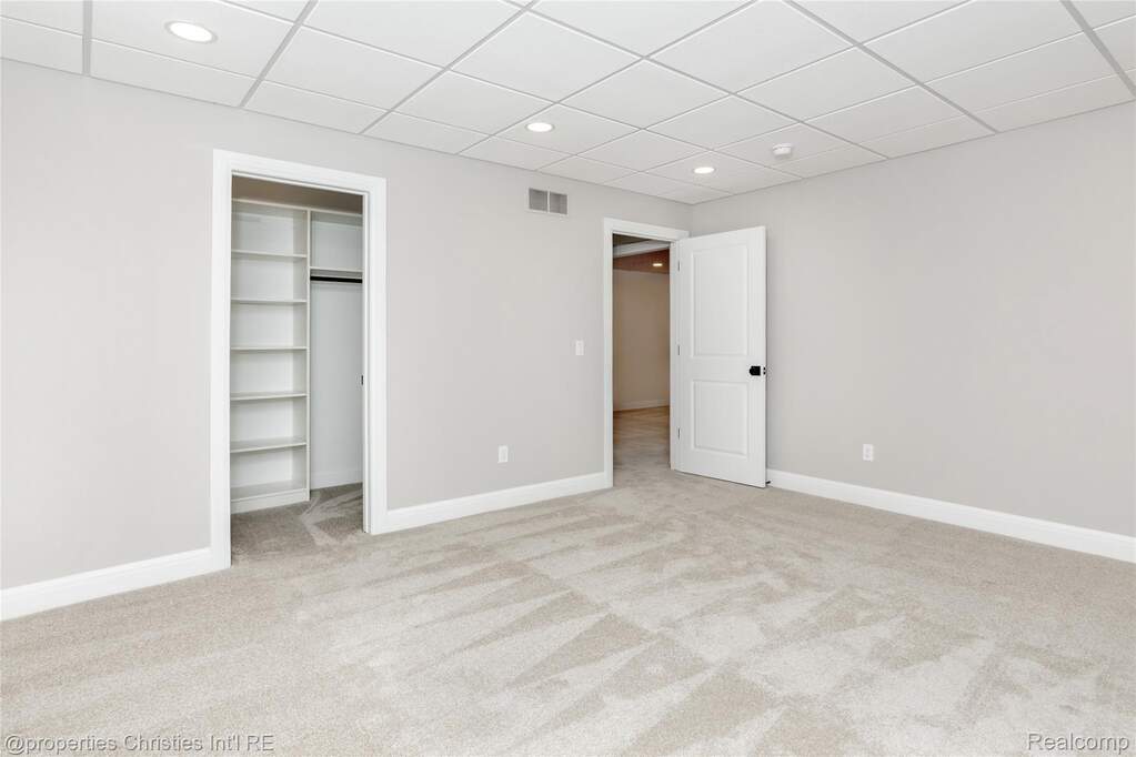 5 Bedroom Single Family Home/House's Image 47