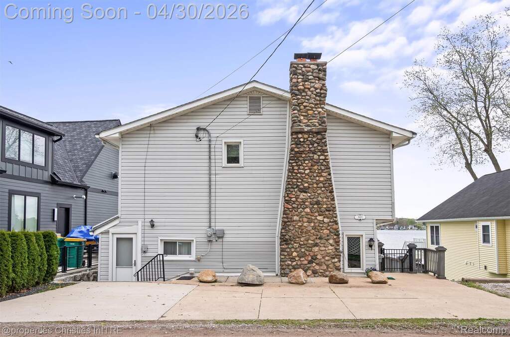 3 Bedroom Single Family Home/House's Image 11
