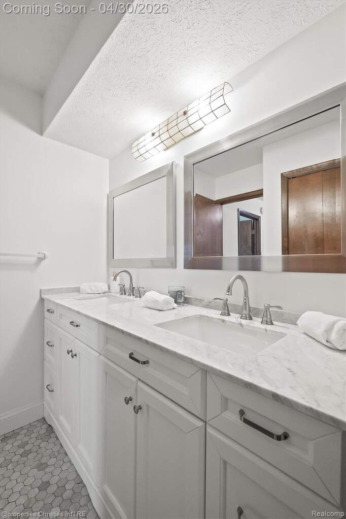 3 Bedroom Single Family Home/House's Image 40