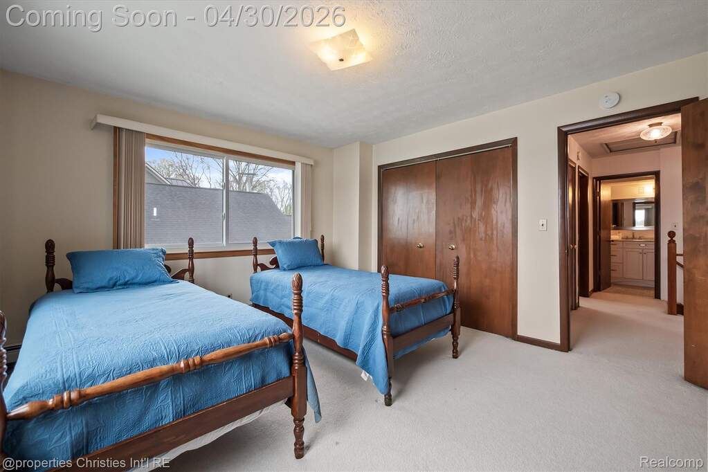 3 Bedroom Single Family Home/House's Image 43