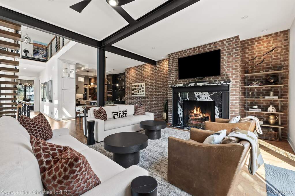4 Bedroom Single Family Home/House's Image 14