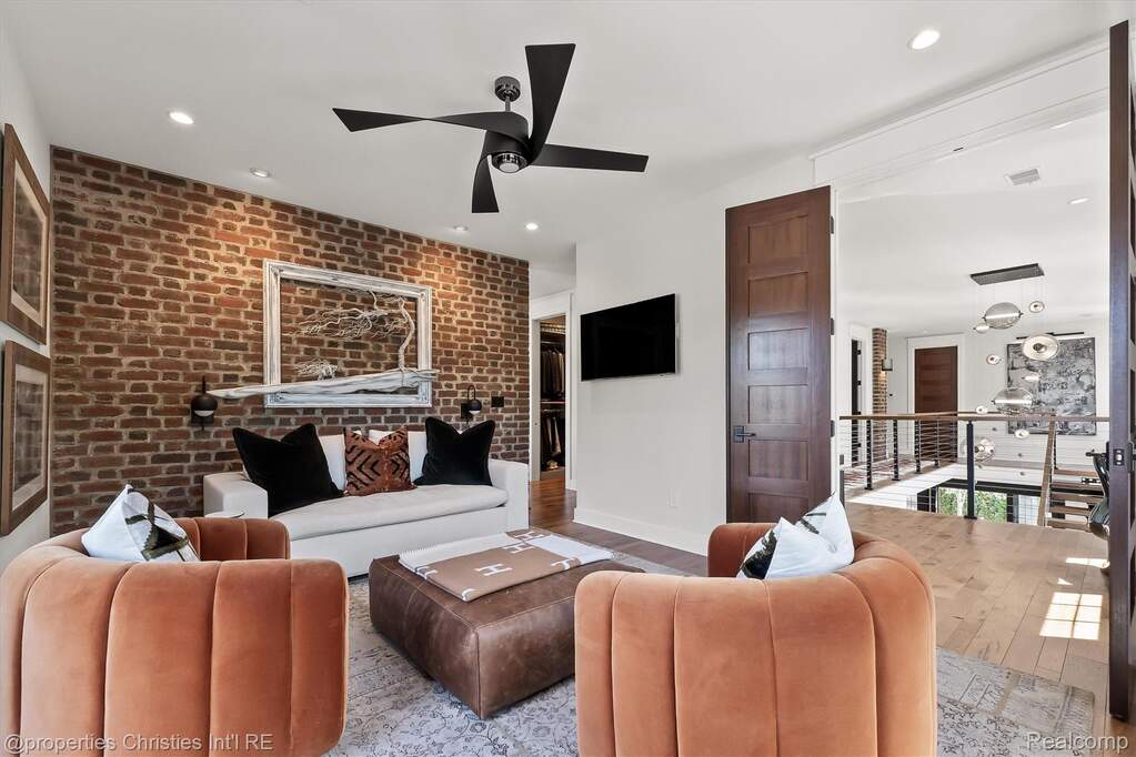 4 Bedroom Single Family Home/House's Image 27