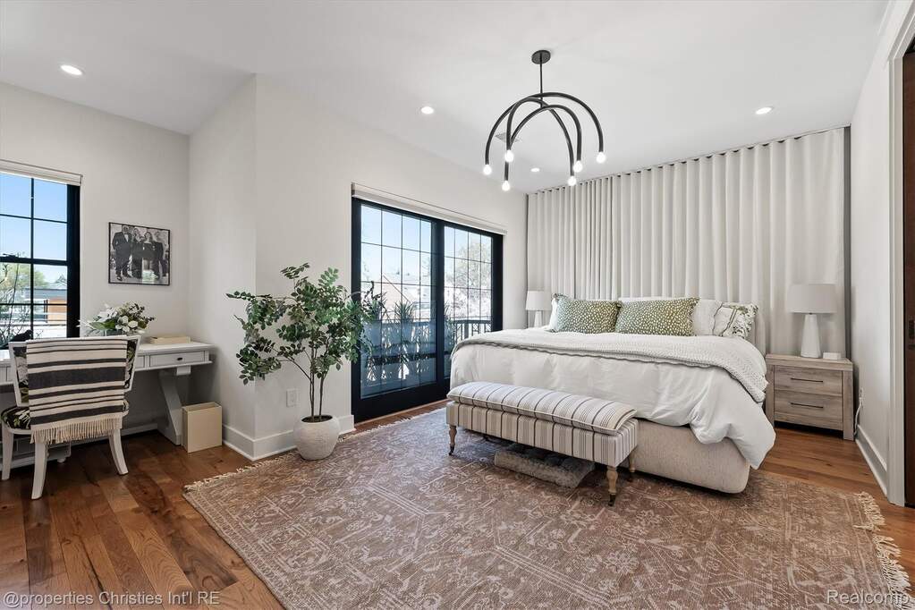 4 Bedroom Single Family Home/House's Image 28