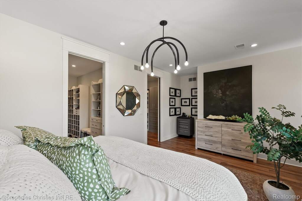4 Bedroom Single Family Home/House's Image 29