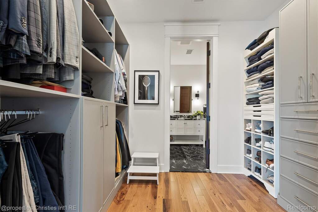 4 Bedroom Single Family Home/House's Image 35