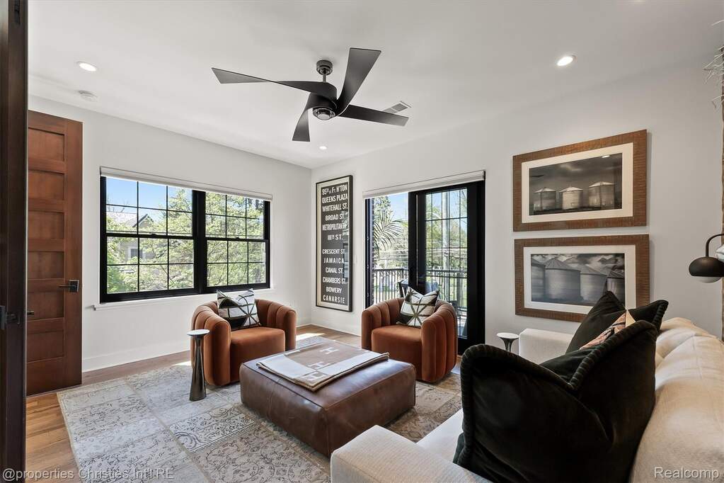 4 Bedroom Single Family Home/House's Image 37