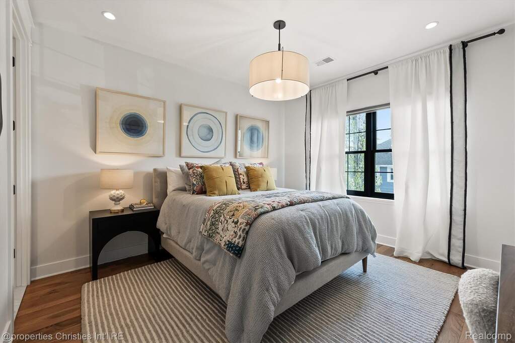 4 Bedroom Single Family Home/House's Image 42